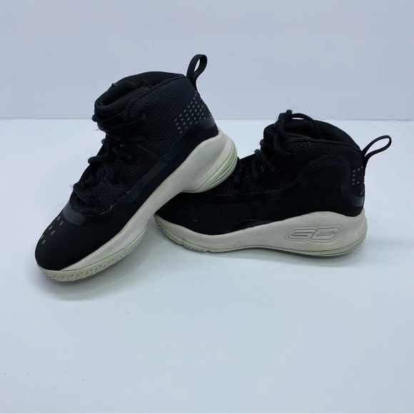 Under Armour Other - Under Armour Curry 4 Boys Basketball Size  7k Little Boys.